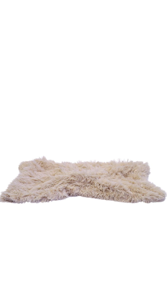 Long-Fur Flokati IREMIA Dog Blanket - Medium 70x70cm - Soft Calming Warm - Image 3