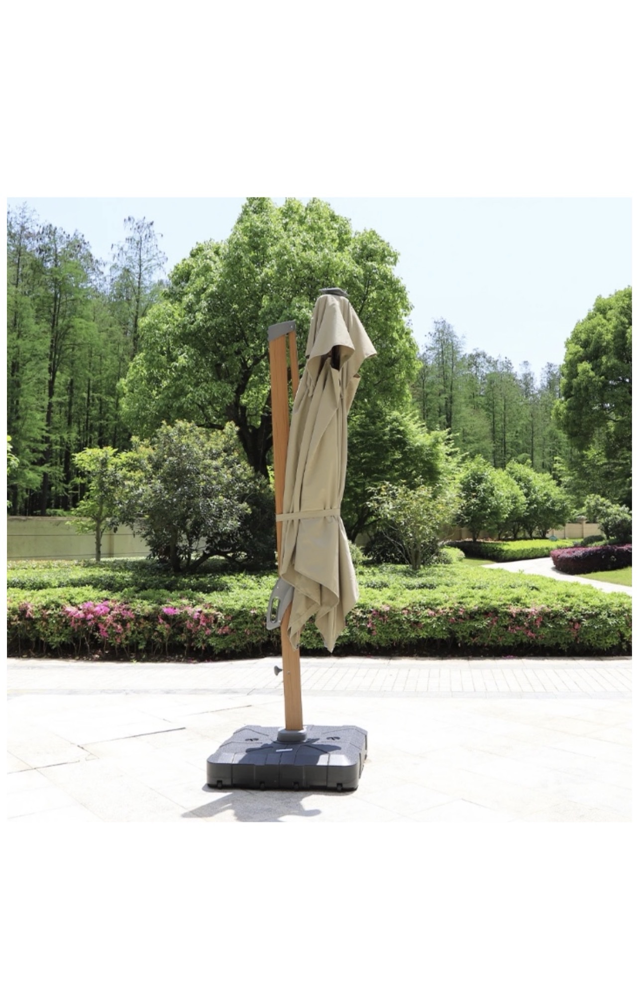 Luxury Italian Cantilever Umbrella For Patio Poolside & Garden - Image 2